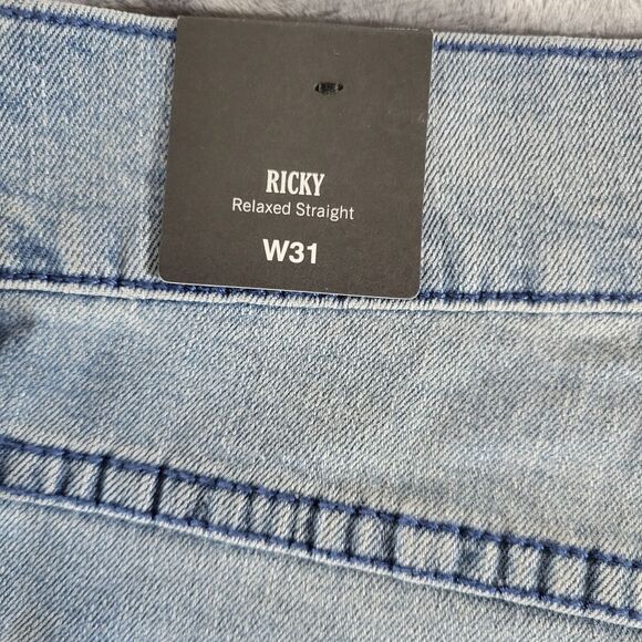 True Religion Ricky Jeans Mens SZ 31 Flap SN Relaxed Straight Light Blue Denim - Picture 9 of 12